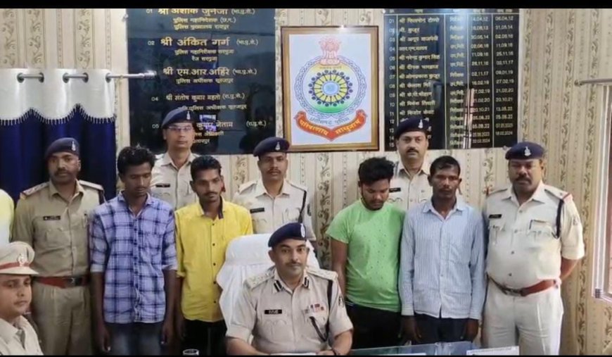 मोटरसाइकिल चोर गिरोह को पुलिस ने किया गिरफ्तार, पुलिस ने किया चोरों के पास से 22 मोटरसाइकिल बरामद